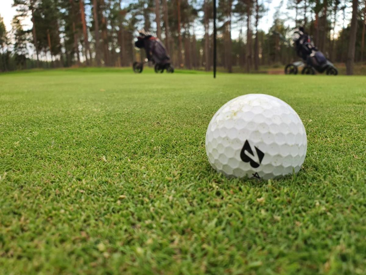 Ferienwohnung Uusi Lomahuoneisto Golf Hiekkasaerkaet Kalajoki Exterior foto